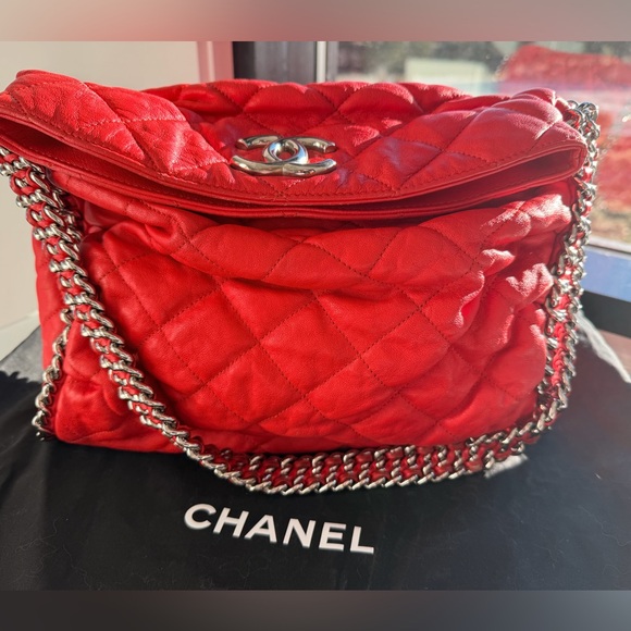 Chanel Chain Around Grail Bag - Medium with Certificate - Picture 3 of 13